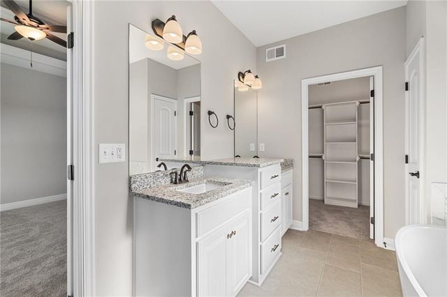 6926 NE 102nd Street, Kansas City, MO 64156
