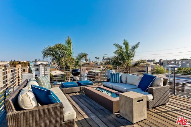111 Eastwind Street, Marina Del Rey, CA 90292