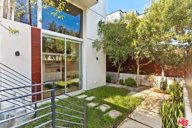111 Eastwind Street, Marina Del Rey, CA 90292