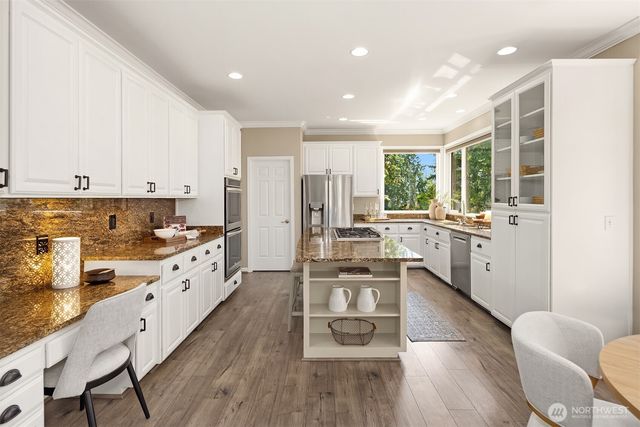 26233 SE 162nd Place, Issaquah, WA 98027
