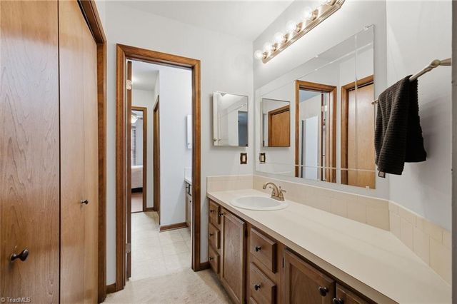210 Tabor View Lane, Winston-salem, NC 27106