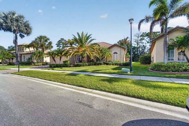 854 SW Saint Tropez Court, Port St. Lucie, Port St Lucie, FL 34986