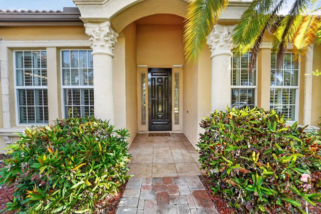 854 SW Saint Tropez Court, Port St. Lucie, Port St Lucie, FL 34986