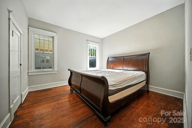 425 W 8th Street, Newton, NC 28658