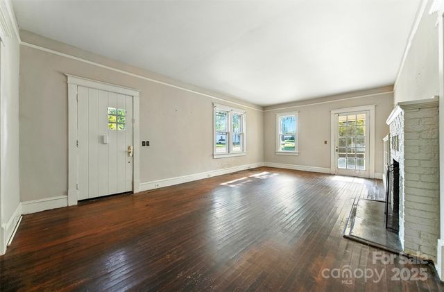 425 W 8th Street, Newton, NC 28658