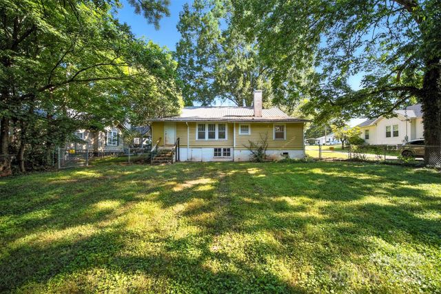 425 W 8th Street, Newton, NC 28658