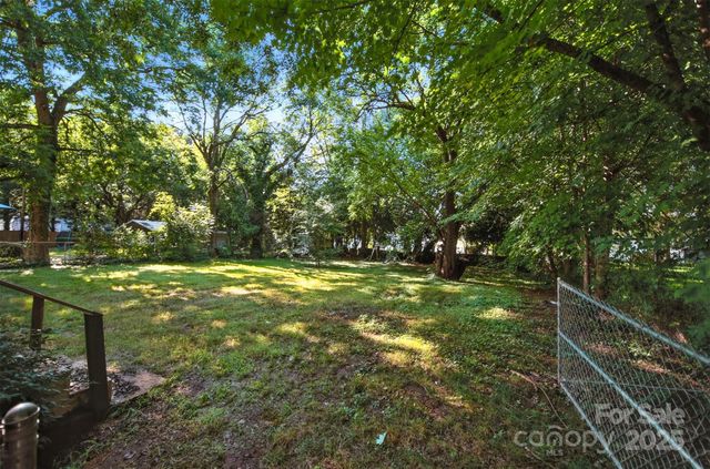 425 W 8th Street, Newton, NC 28658