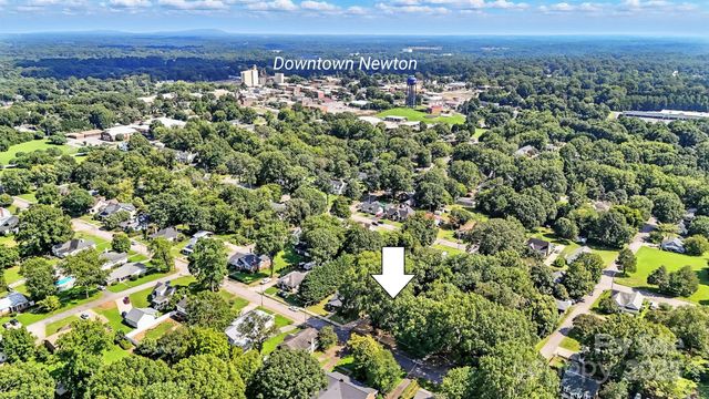 425 W 8th Street, Newton, NC 28658
