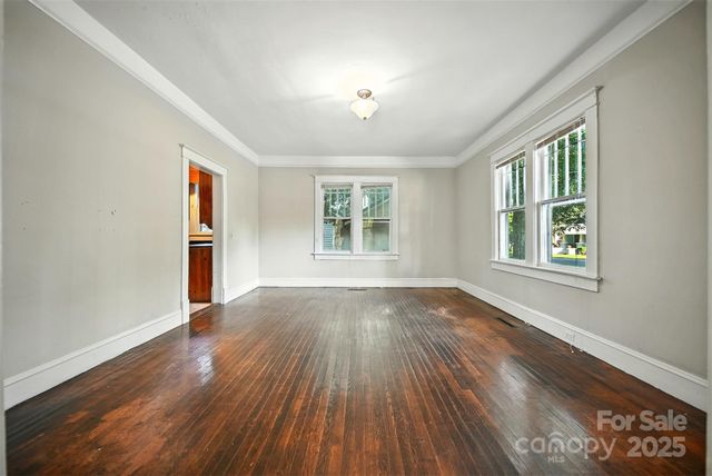 425 W 8th Street, Newton, NC 28658