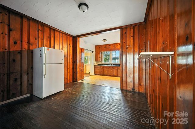 425 W 8th Street, Newton, NC 28658