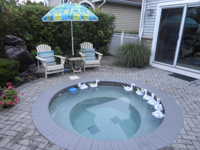 173 Hamlet Drive, Mount Sinai, NY 11766