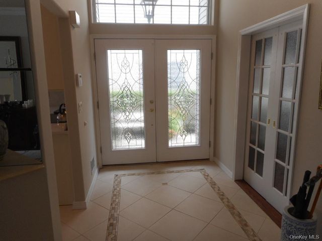 173 Hamlet Drive, Mount Sinai, NY 11766