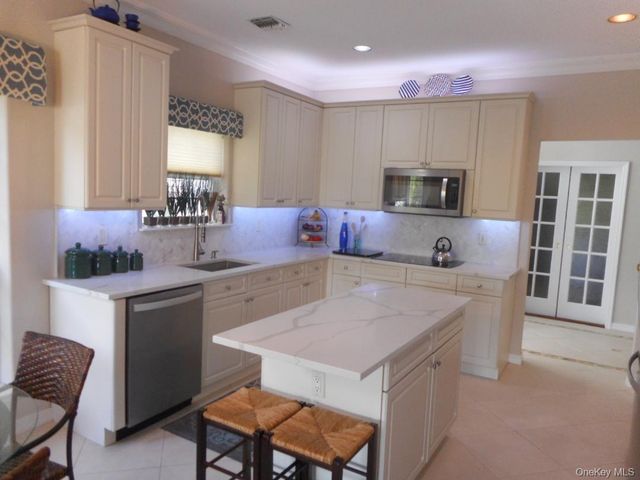 173 Hamlet Drive, Mount Sinai, NY 11766