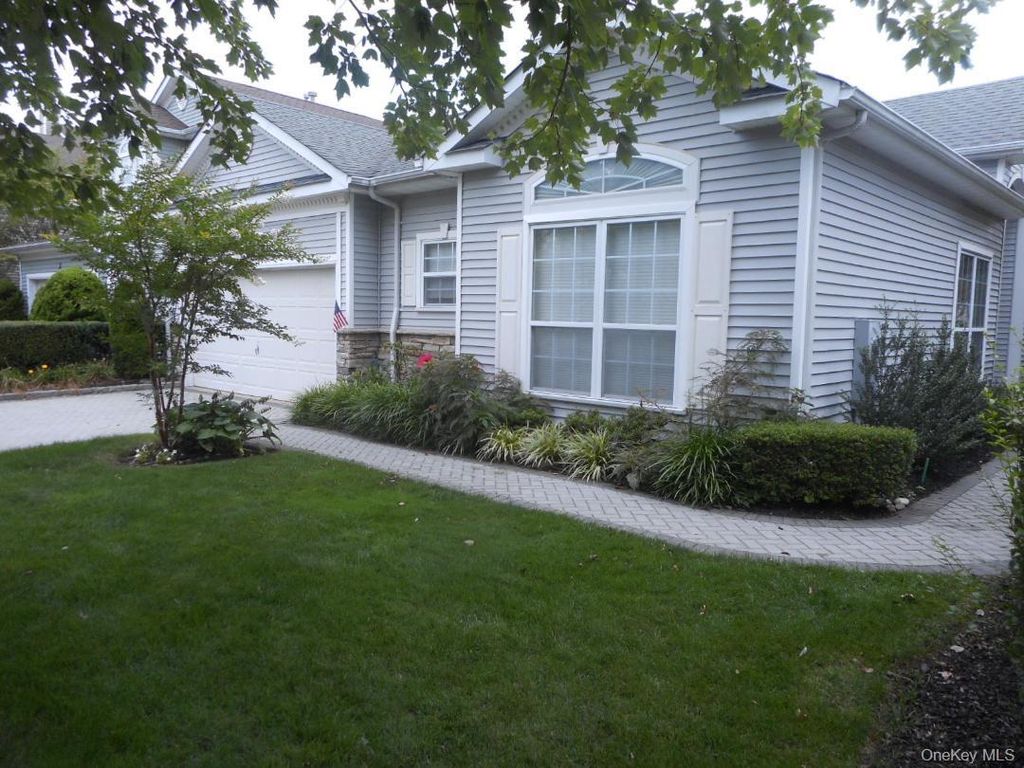 173 Hamlet Drive, Mount Sinai, NY 11766