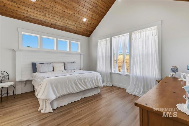 26283 Eric Ln, Middleton, ID 83644