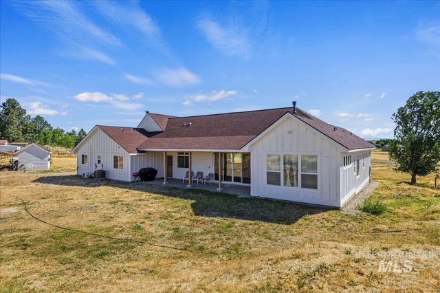 26283 Eric Ln, Middleton, ID 83644