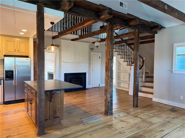 31 Bradford Street 1, Bristol, RI 02809