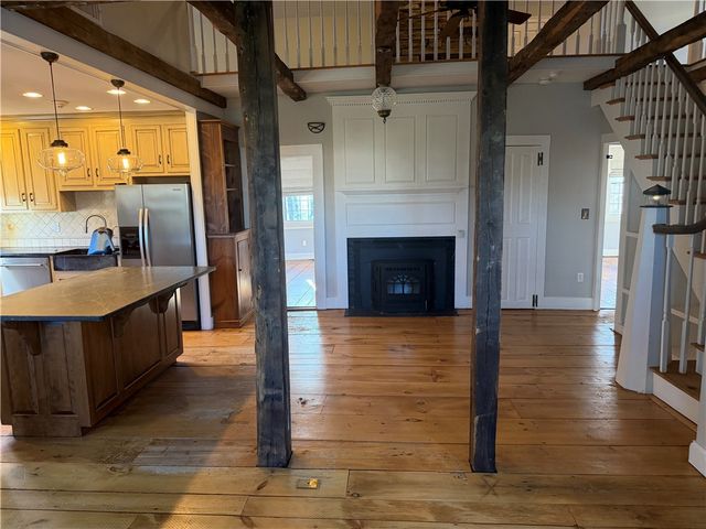 31 Bradford Street 1, Bristol, RI 02809