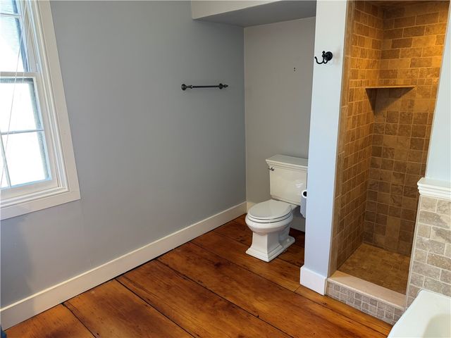 31 Bradford Street 1, Bristol, RI 02809