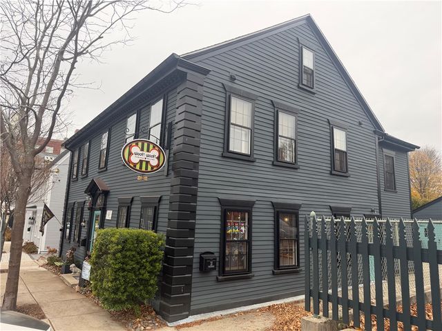 31 Bradford Street 1, Bristol, RI 02809