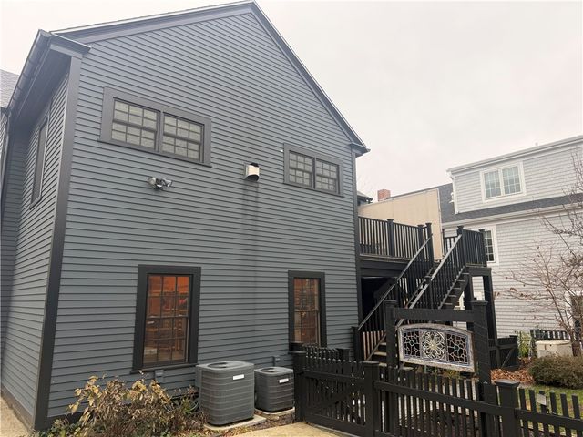 31 Bradford Street 1, Bristol, RI 02809