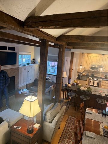 31 Bradford Street 1, Bristol, RI 02809