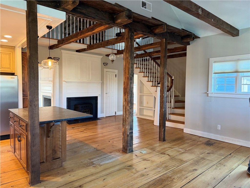 31 Bradford Street 1, Bristol, RI 02809