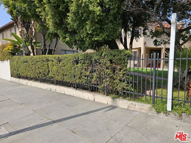 1855 S Victoria Avenue 1 & 2, Los Angeles, CA 90019