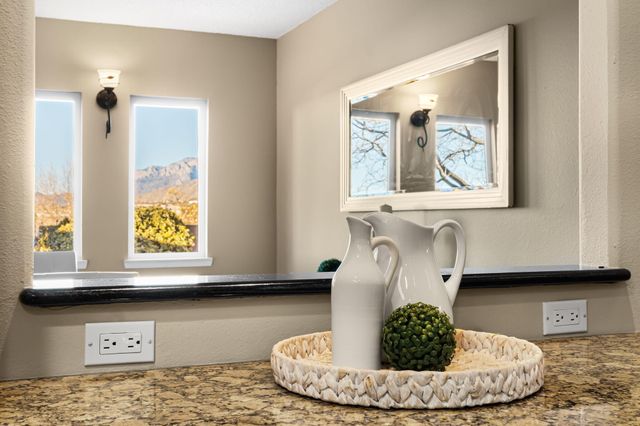 709 Stagecoach Road SE, Albuquerque, NM 87123