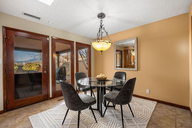 709 Stagecoach Road SE, Albuquerque, NM 87123