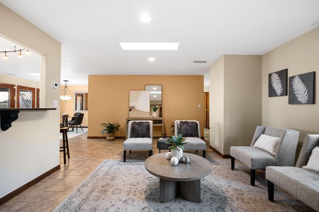 709 Stagecoach Road SE, Albuquerque, NM 87123