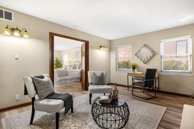 709 Stagecoach Road SE, Albuquerque, NM 87123