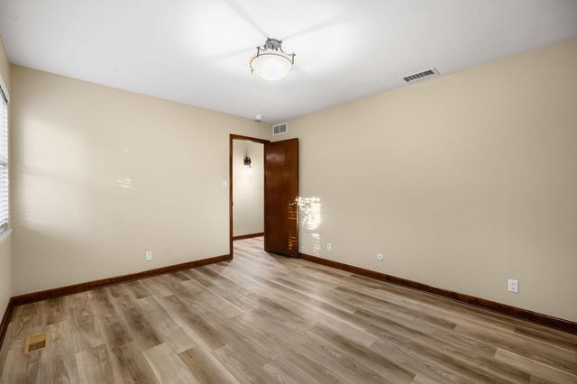 709 Stagecoach Road SE, Albuquerque, NM 87123