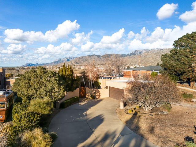 709 Stagecoach Road SE, Albuquerque, NM 87123