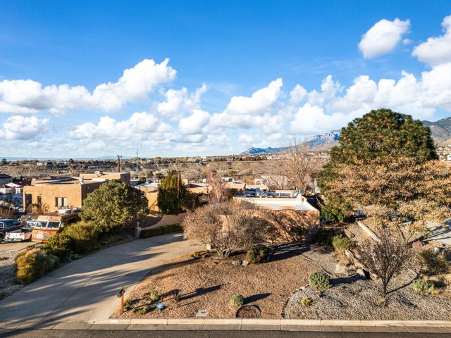 709 Stagecoach Road SE, Albuquerque, NM 87123