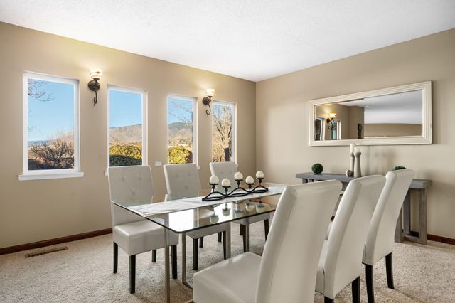 709 Stagecoach Road SE, Albuquerque, NM 87123