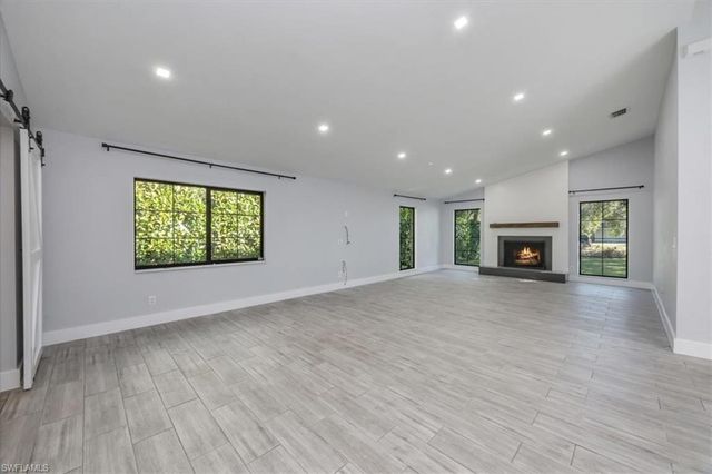 6161 Waxmyrtle WAY, Naples, FL 34109