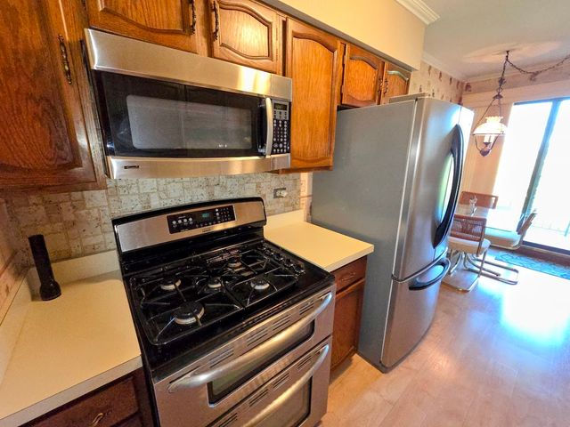 1S150 Spring Road 5B, Oakbrook Terrace, IL 60181