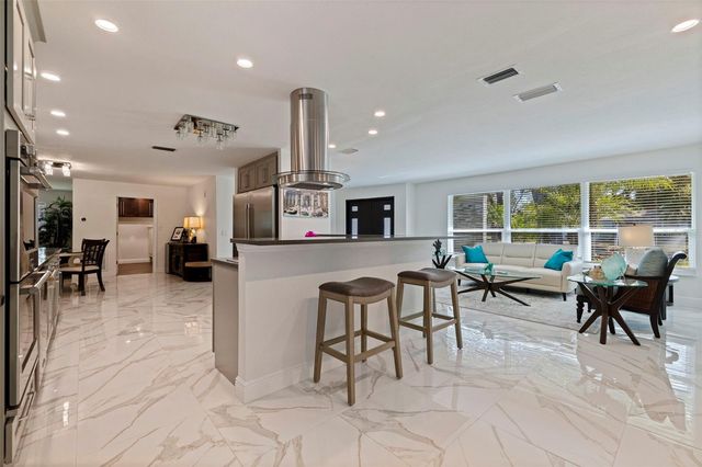 153 58TH AVENUE S, St Petersburg, FL 33705