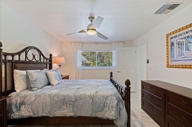 153 58TH AVENUE S, St Petersburg, FL 33705