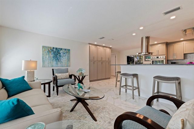 153 58TH AVENUE S, St Petersburg, FL 33705