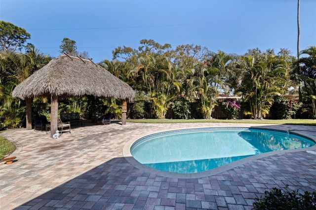 153 58TH AVENUE S, St Petersburg, FL 33705