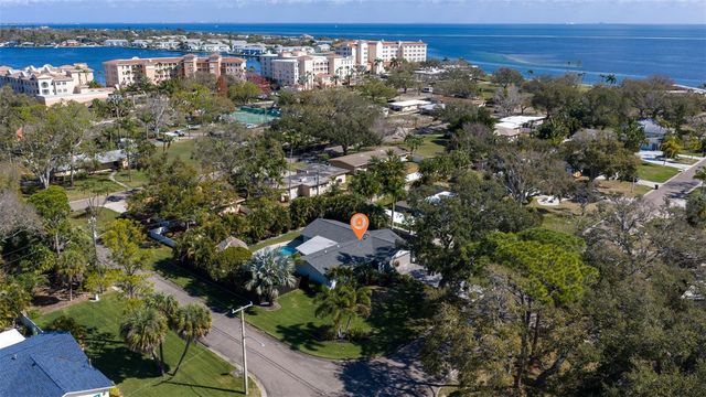 153 58TH AVENUE S, St Petersburg, FL 33705