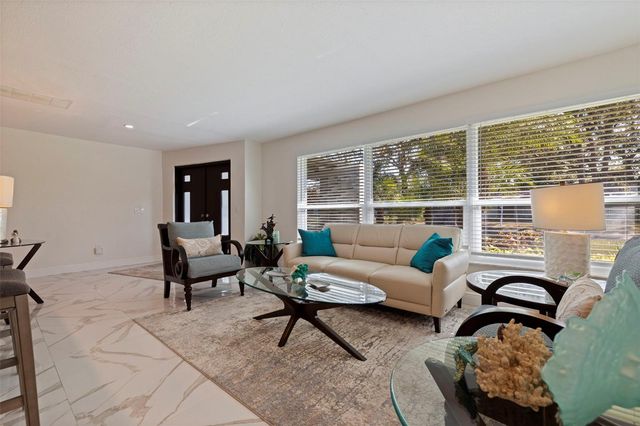 153 58TH AVENUE S, St Petersburg, FL 33705