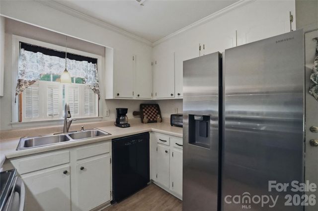 7626 Winterset Drive, Charlotte, NC 28270