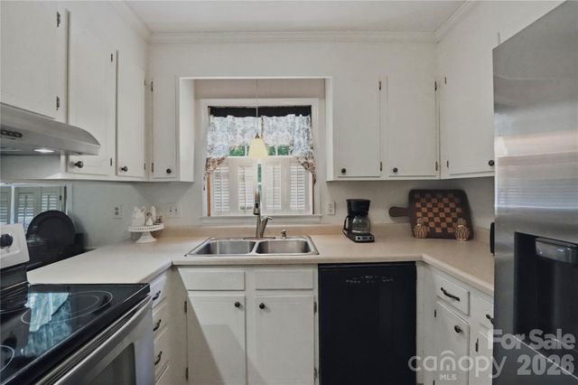 7626 Winterset Drive, Charlotte, NC 28270