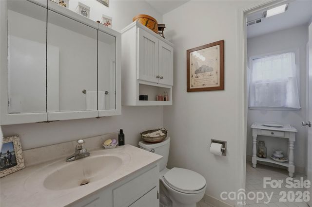 7626 Winterset Drive, Charlotte, NC 28270