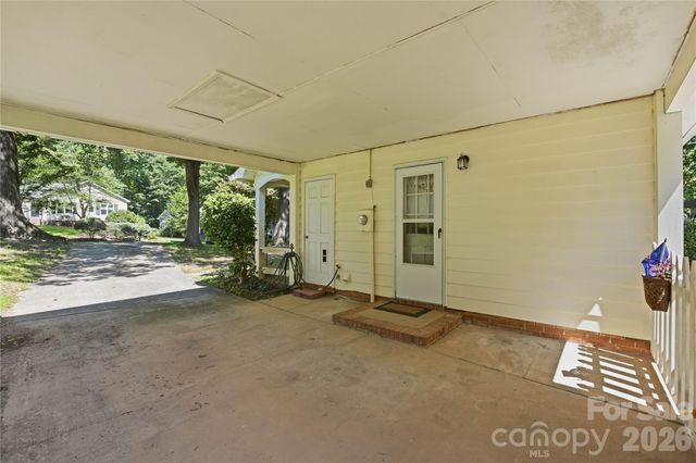 7626 Winterset Drive, Charlotte, NC 28270