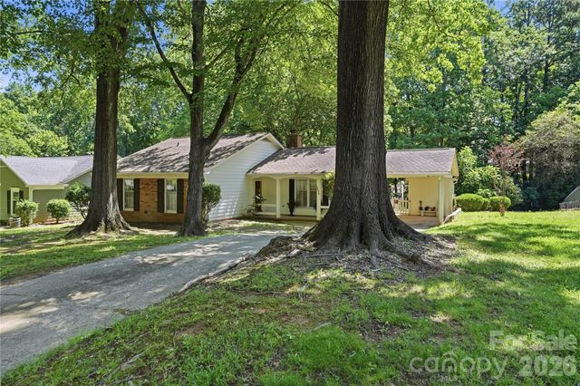 7626 Winterset Drive, Charlotte, NC 28270