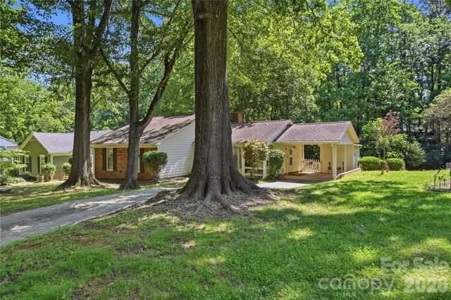 7626 Winterset Drive, Charlotte, NC 28270